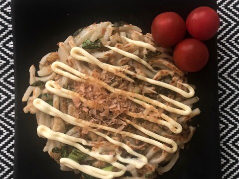 残ったうどんでお好み焼き風